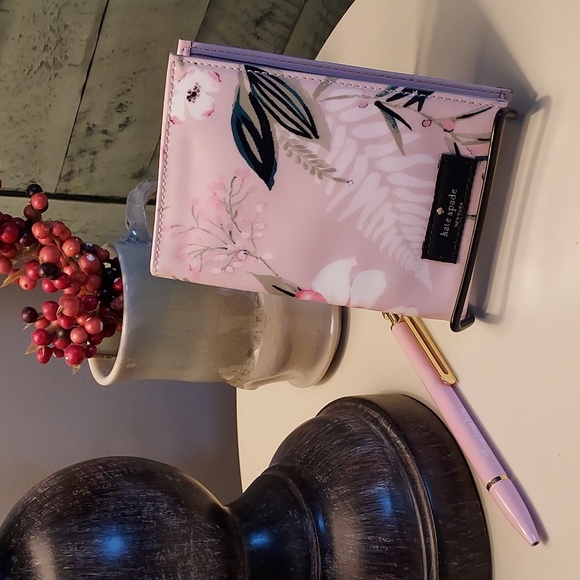 kate spade Accessories Nwot Kate Spade Passport Holder Pink